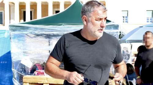 Τελικά ποιος και γιατί κάλεσε τον Μπισμπίκη στο Σύνταγμα δίπλα στον Πάνο Ρούτσι - Η αποκαλυπτική ανάρτηση