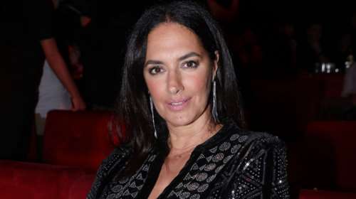 Στα μπλε από την κορυφή ως τα νύχια η Νόνη Δούνια: Το total blue look με κοστούμι και γόβες και η κόρη της με ψηλόμεσο τζιν