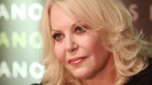 Στο πλευρό της Παπαχαραλάμπους η Διγενή: Τη σεβόμαστε κι αυτό δεν αλλάζει με μια χυδαία "πληροφορία"