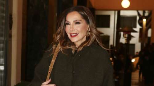 Λαμπερή και πανέμορφη η Βανδή σε θεατρική πρεμιέρα μαζί με τη φίλη της, Μαρία Καβογιάννη