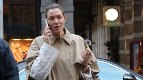 Φθινοπωρινή στην Αθήνα με βερμούδα και πουκάμισο: Η Βίκυ Καγιά μας δείχνει πώς να φορέσουμε τη βερμούδα το φθινόπωρο