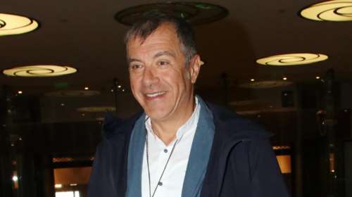 Αργυρώ Θεοδωράκη: Η κόρη του Σταύρου Θεοδωράκη έκανε πρεμιέρα στο θέατρο και ο πατέρας της ήταν εκεί για να την καμαρώσει