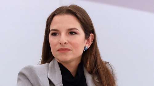 Εριέττα Κούρκουλου - Λάτση: Εντυπωσιακή με total black σε τελετή βράβευσης - &quot;Πολύ περήφανη για σένα&quot;