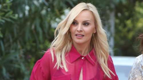 Ηλέκτρα Λύρα: Σγουρομάλλα έφηβη η 13χρονη κόρη της Πέγκυς Ζήνα- Η εμφάνιση με μαύρο μίνι φόρεμα και Prada τσάντα