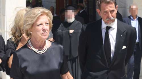 Ο Παύλος Ντε Γκρες και η Άννα Μαρία σε δείπνο στο κέντρο της Αθήνας - Το art de la table και το εκλεπτυσμένο μενού