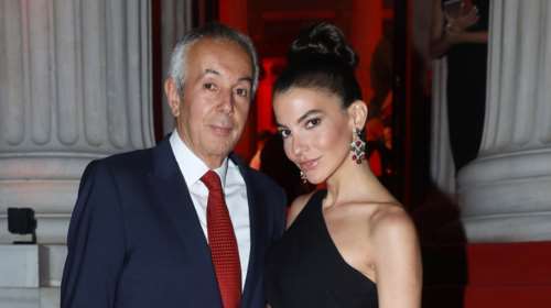 Δήμητρα Μέρμηγκα Κούστα: Στιλάτη στη Νέα Υόρκη με λευκή γούνα, μαύρο κολάν και chelsea boots