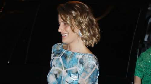 Τατιάνα Μπλάτνικ: Φόρεσε το ίδιο μαύρο μίνι φόρεμα με τη μαμά της - Η 69χρονη που επισκίασε την κόρη της