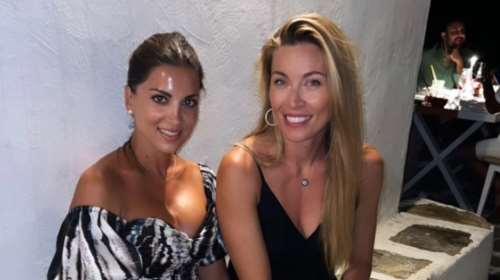 Σταματίνα Τσιμτσιλή - Μαριέττα Χρουσαλά: Εντυπωσιακές με μίνι party dresses στην Πάρο