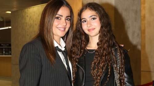 Αγγελική Δαλιάνη: Σπάνια δημόσια εμφάνιση με την κούκλα 16χρονη κόρη της, Λυδία [εικόνες]