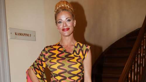 Η Μακρυπούλια &quot;αυτοτρολάρεται&quot; για τη χαμένη πτήση και το κράξιμο στο Twitter συνεχίζεται