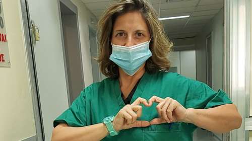Σοφία Μάντη: Ποια είναι η νοσηλεύτρια που έγινε viral - Από το Fame Story στη μάχη της πανδημίας [εικόνες- βίντεο]