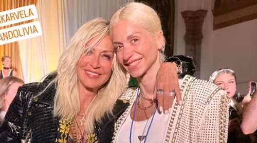 Άννα Βίσση: Στιλάτη στην εβδομάδα μόδας της Νέας Υόρκης με bralette, jeans και δερμάτινο τζάκετ