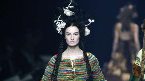 &quot;Jean Paul Gaultier Catwalk&quot;: Οι εντυπωσιακές γυναικείες κολεξιόν του από το 1976 μέχρι το 2020 σε έναν τόμο