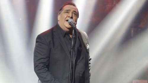Βασίλης Καρράς: Το τελευταίο τραγούδι το έγραψε στην εντατική - Το χαρακτήρισαν &quot;μυθικό&quot; - Ποιος θα το ερμηνεύσει