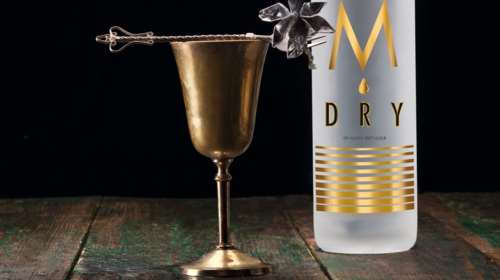 M DRY Mastiha: Η πρώτη Dry Μαστίχα βρίσκεται στο γιορτινό καλάθι των Cellier