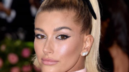 H Χέιλι Μπίμπερ ανέβασε στο TikTok τη συνταγή της για πίτσα και έγινε viral