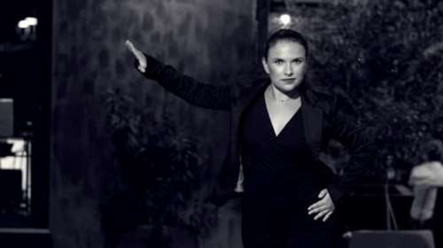 Κατερίνα Καρατζά: Η δασκάλα από τον Εύοσμο που έκανε τους Ιάπωνες να αγαπήσουν το ζεϊμπέκικο