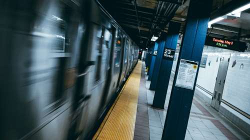 Φρίκη στο μετρό της Νέας Υόρκης: Η αστυνομία βρήκε ένα ανθρώπινο πόδι και αναζητά το πτώμα