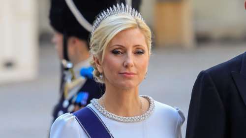 Κομψή στο Παρίσι η Μαρί Σαντάλ: Το shirt dress Ralph Lauren που συνδύασε με κομψά flats