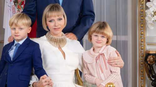 Πριγκίπισσα Σαρλίν: Με total white και χωρίς ξυρισμένο κεφάλι μέσα στο παλάτι