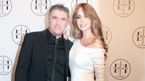 Ιωάννα Λίλη: Η σπάνια βραδινή έξοδος με τον Ζαγοράκη και η τρύπα στο φόρεμά της