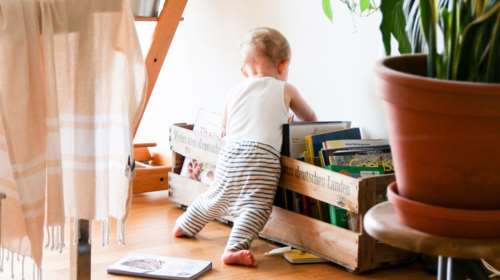 Θεσσαλονίκη: Φυλάκιση με αναστολή στην 37χρονη που άφησε μόνο στο σπίτι το μόλις ενός έτους παιδί της