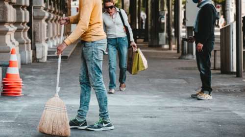 Έρχεται η κοινωφελής εργασία ως κύρια ή εναλλακτική ποινή - Πώς θα λειτουργεί η διαδικασία