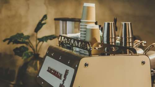 Επιχείρηση "Αχυράνθρωποι": Πώς δρούσαν  τα τρία επί μέρους "κυκλώματα" που εξάρθρωσε η ΑΑΔΕ - Πώς είχε "στηθεί" η απάτη