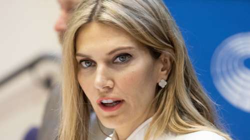 Εύα Καϊλή: &quot;Δεν θα γίνω Ιφιγένεια, τα χρήματα δεν είναι δικά μου&quot;, λέει μέσω του δικηγόρου της