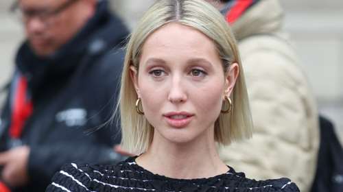 Μαρία Ολυμπία: Χωρίς πανωφόρι στο κρύο Παρίσι - Η εμφάνιση που δεν κέρδισε τις εντυπώσεις