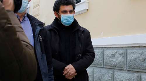 Δεν θέλει να το πιστέψει ο πατέρας του ιερέα που κατηγορείται για βιασμό: &quot;Αποκλείεται, κόβω το κεφάλι μου&quot;