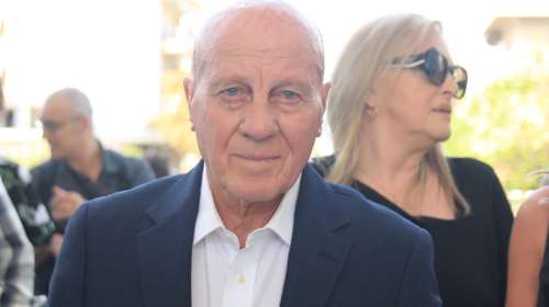 Μίμης Δομάζος: &quot;Είχε πνευμονικό οίδημα και υγρό στους πνεύμονες&quot; - Τι αποκάλυψε ο γιατρός που του έδωσε τις πρώτες βοήθειες