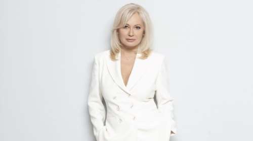 Αγγελική Νικολούλη: Το χέρι της μητέρας της μέσα στα δικά της χέρια - Η στοργική φωτογραφία της δημοσιογράφου