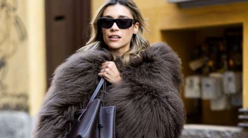 Το πανωφόρι που λατρεύουν τα fashion girls και θα γίνει η &quot;στολή&quot; σου όλο τον χειμώνα