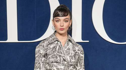 Ντέβα Κασέλ: Η κόρη της Μόνικα Μπελούτσι με στιλάτo trench coat και άερα από τα 50&#39;s στο fashion show του Dior