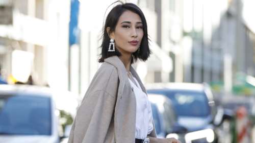 Κι όμως, αυτή η κίνηση μπορεί να κάνει την επιδερμίδα σου πιο λεία και πιο φωτεινή