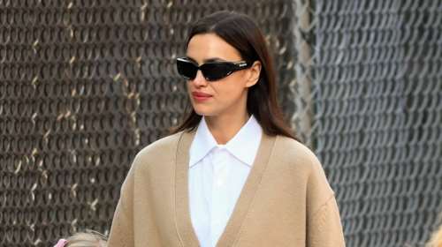 Η cool μαμά Ιρίνα Σάικ: Πήγε την κατάξανθη κόρη της στο σχολείο χωρίς παντελόνι και με αμφιλεγόμενες μπότες