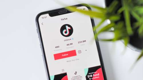 Η Ιταλία μπλοκάρει το Tik Tok σε ορισμένες ηλικίες μετά τον θάνατο της 10χρονης