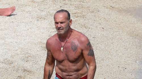 Μπάρμπεκιου στη Μύκονο για τον Πέτρο Κωστόπουλο - Πίσω στην καλοκαιρινή βάση του