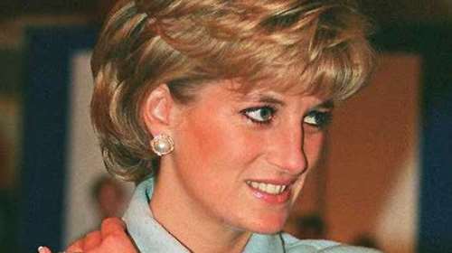 Πριγκίπισσα Νταϊάνα: Σπάνιες φωτογραφίες με τα πιο τολμηρά beauty looks της με αφορμή το The Crown 4