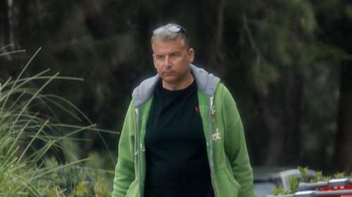 Ο Γιώργος Λιάγκας σε χωριό της Τήνου : Γοητευμένος από την ομορφιά του νησιού