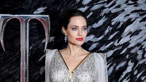 Η Αντζελίνα Τζολί θα σκηνοθετήσει ταινία για τη ζωή του θρυλικού πολεμικού φωτορεπόρτερ Σερ Ντον ΜακΚάλιν