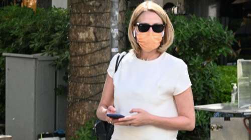 Τζένη Μπαλατσινού: Χαλαρή βόλτα στο κέντρο της Αθήνας με casual look [Εικόνες]