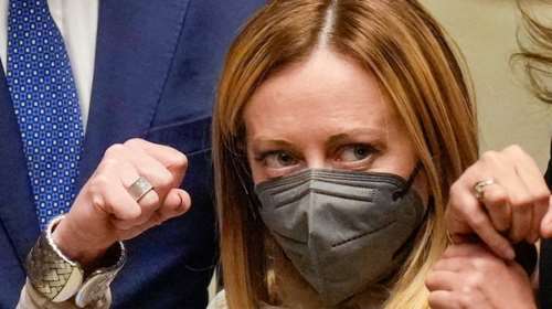 Ιταλία: Η Μελόνι λέει πως θα ακολουθήσει την γραμμή Ντράγκι όσον αφορά τη Ρωσία και το χρέος