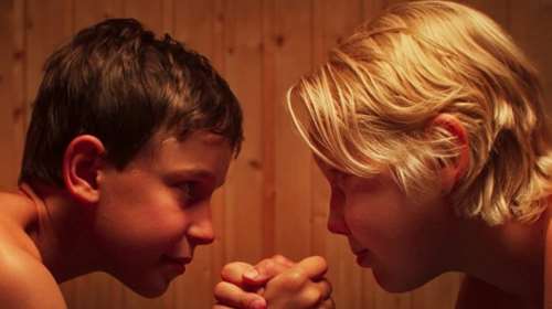 "Αγόρια στο ντους": Η απάντηση του σκηνοθέτη - "Εχουμε αμφιβολίες για το αν οι καταγγέλλοντες έχουν δει την ταινία"