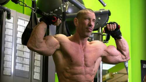 Γιώργος Παπαναούμ: &quot;Ήταν πολύ ερωτευμένος μαζί της - Δεν τον ένοιαζαν τα λεφτά&quot; λέει φίλος του γυμναστή [Βίντεο]