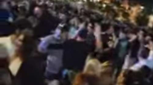 Άγριο ξύλο σε πανηγύρι στον Κορυδαλλό: Έφευγαν καρέκλες στον αέρα - Τραυματίστηκαν δύο αντιδήμαρχοι [βίντεο]