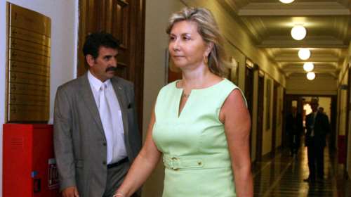 Άνοιγμα σχολείων - Μακρή: Τι θα γίνει με τις απουσίες της τηλεκπαίδευσης