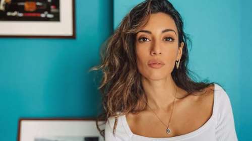 Μέσα στο σπίτι της Ευγενίας Σαμαρά: Με θέα τον Λυκαβηττό, βγαλμένο από τα '70s - Υπέροχη αισθητική [εικόνες]