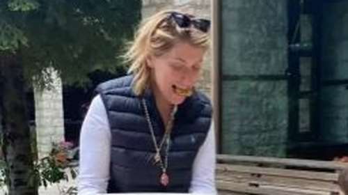 Σία Κοσιώνη: Το τρυφερό σημείωμα του γιου της για τη γιορτή της - &quot;Σε αγαπάμε πολύ. Ελπίζω να σου άρεσε το μπισκότο&quot;